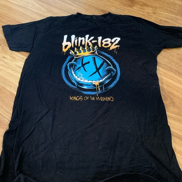 Tops - Blink-182 t shirt
